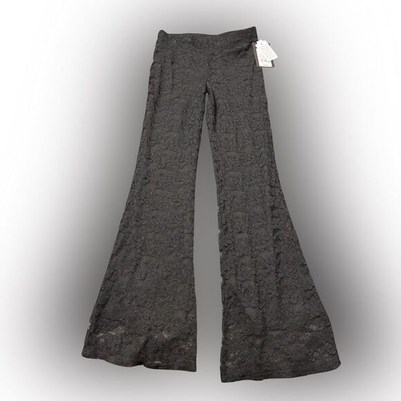 Nwt size 8 Art Class Black Flare Bottoms with Modern Silhouette - Picture 1 of 2
